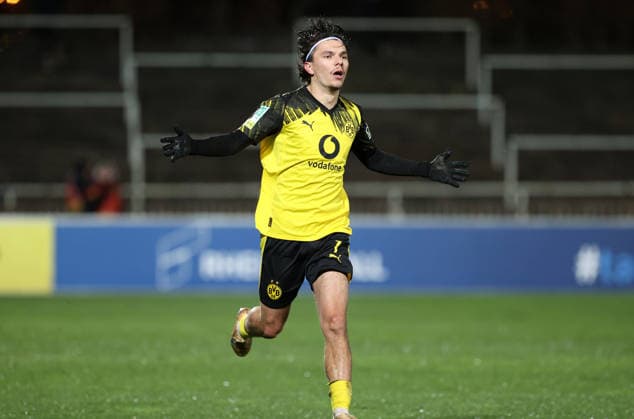 Saturday 06 12 2025, Season 2025 26, Regionalliga West, Matchday 18 at Stadion Rote Erde Dortmund, BVB Borussia Dortmund II SC Paderborn U23, Dortmund goal celebration for 1 0 Babis Charalampos Drakas BVB II