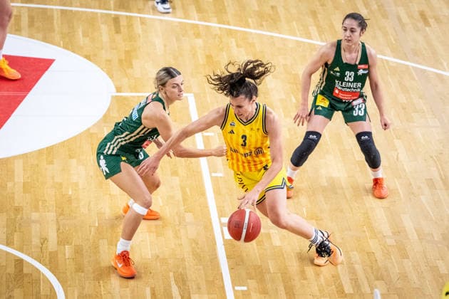 Basketball Berlin 06 12 2025 Season 2025 2026 DBBL 1 Bundesliga Alba Berlin Rutronik Stars Keltern Theresa Simon Alba, No 03 Alexandra Wilke Keltern, No 03
