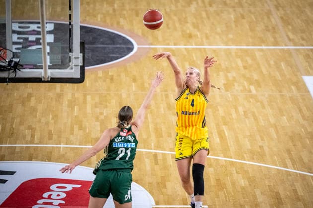 Basketball Berlin 06 12 2025 Season 2025 2026 DBBL 1 Bundesliga Alba Berlin Rutronik Stars Keltern Marie Bertholdt Alba, No 04 Alexandria Kiss Rusk Keltern, No 21