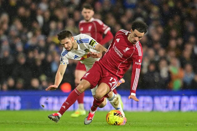 Leeds United v Liverpool Premier League 06 12 2025. Liverpool midfielder Curtis Jones (17) battles for possession with Leeds United defender Pascal Struijk (5) during the Premier League match between Leeds United and Liverpool at Elland Road, Leeds, England on 6 December 2025. Leeds Elland Road West Yorkshire England Editorial use only DataCo restrictions apply See www.football-dataco.com , Copyright: xDennisxGoodwinx PSI-23360-0029