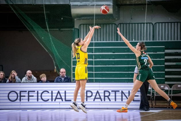 Basketball Berlin 06 12 2025 Season 2025 2026 DBBL 1 Bundesliga Alba Berlin Rutronik Stars Keltern Emily Kiser Alba, No 33 Alexandria Kiss Rusk Keltern, No 21