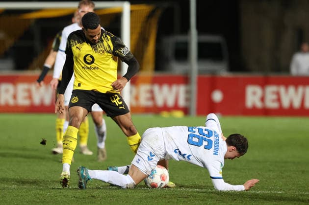 Saturday 06 12 2025, Season 2025 26, Regionalliga West, Matchday 18 at Stadion Rote Erde Dortmund, BVB Borussia Dortmund II SC Paderborn U23, Almugera Raouf Mohammed Kabar BVB II v Luca Löwelt SCP , v l