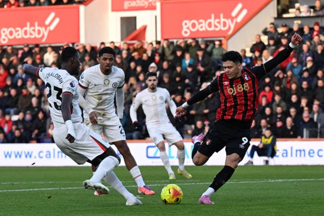 Bournemouth v Chelsea Premier League Evanilson of Bournemouth shoots during the Premier League match at the Vitality Stadium, Bournemouth 06 12 2025 UK Newspapers OUT Copyright: xJeremyxLandeyx FIL-22603-0120