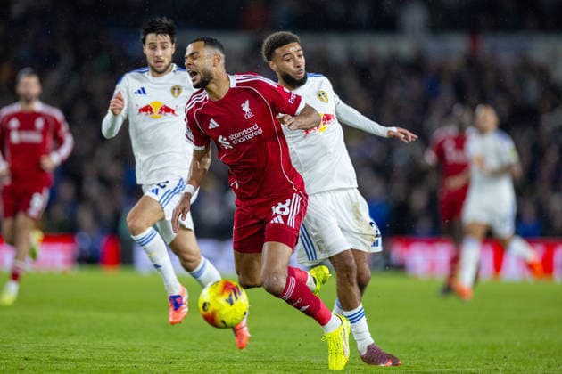 Football - FA Premier League - Leeds United FC v Liverpool FC LEEDS, ENGLAND - Saturday, December 6, 2025: Liverpool s Cody Gakpo is challenged by Leeds United s Jayden Bogle during the FA Premier League match between Leeds United FC and Liverpool FC at Elland Road. (Photo by David Rawcliffe Propaganda) LEEDS Elland Road YORKSHIRE ENGLAND  Copyright: xDavidxRawcliffex P2025-12-06-Leeds_Liverpool-74