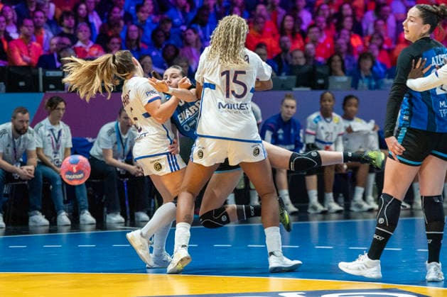 2025-12-06 France vs Argentina ROTTERDAM, NETHERLANDS - DECEMBER 6: Helena Molina of Argentina during the IHF Worldchampionship 2025 match for women, between France and Argentina at Ahoy on December 6, 2025 in Rotterdam, Netherlands. Rotterdam Ahoy Netherlands Content not available for redistribution in The Netherlands directly or indirectly through any third parties. Copyright: xHenkxSeppenx