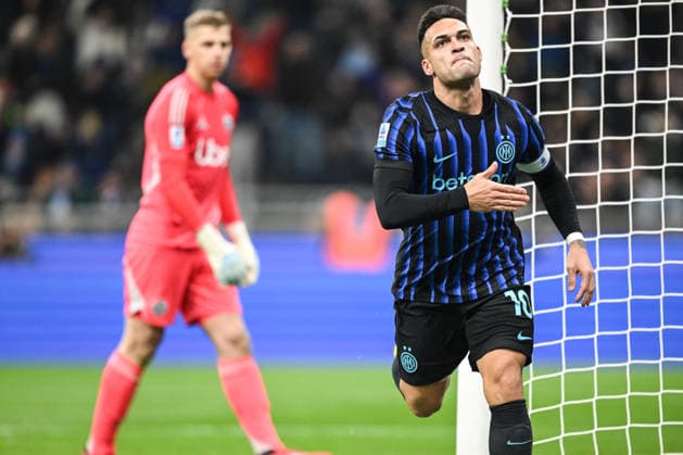Lautaro Martinez of Fc Inter celebrating after a goal during the Italian Serie A football match between Inter FC Internazionale and Calcio Como on December 5th 2025 at Giuseppe Meazza San Siro Siro stadium in Milan, Italy  Copyright: xTizianoxBallabio IPAxSportx xipa-agency.netx xx IPA_68833187 IPA_Agency_IPA68833187