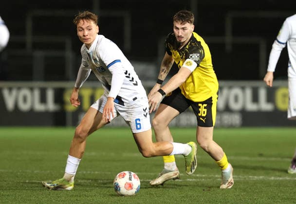 Saturday 06 12 2025, Season 2025 26, Regionalliga West, Matchday 18 at Stadion Rote Erde Dortmund, BVB Borussia Dortmund II SC Paderborn U23, Julius Bugenhagen SCP v Tony Reitz BVB II , v l