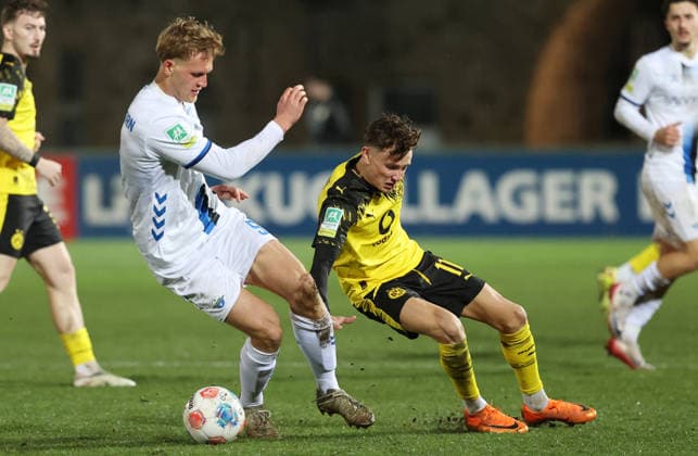 Saturday 06 12 2025, Season 2025 26, Regionalliga West, Matchday 18 at Stadion Rote Erde Dortmund, BVB Borussia Dortmund II SC Paderborn U23, Tim Böhmer SCP v Arne Wessels BVB II , v l