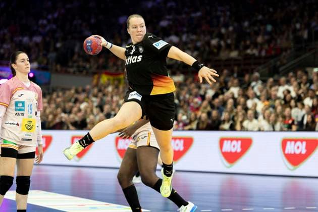 27th IHF Womens World Handball Championship Spain vs Germany, 06 12 2025 DORTMUND, GERMANY DECEMBER 6 Lisa Antl Germany, 9 during the match between 27th IHF Womens World Handball Championship Spain vs Germany at Westfalenhalle on December 6, 2025 in Dortmund, Germany Copyright: xBEAUTIFULxSPORTS KennyxBeelex