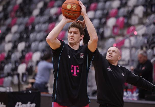 Patrick Heckmann, Co Coach Lionel Bosco Telekom Baskets Bonn vs NINERS Chemnitz 9 Speiltag Saison 2025 26