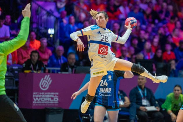 2025-12-06 France vs Argentina ROTTERDAM, NETHERLANDS - DECEMBER 6: Lucie Granier of France during the IHF Worldchampionship 2025 match for women, between France and Argentina at Ahoy on December 6, 2025 in Rotterdam, Netherlands. Rotterdam Ahoy Netherlands Content not available for redistribution in The Netherlands directly or indirectly through any third parties. Copyright: xHenkxSeppenx