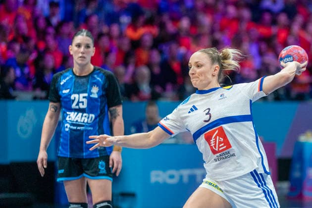 2025-12-06 France vs Argentina ROTTERDAM, NETHERLANDS - DECEMBER 6: Alicia Toublanc of France during the IHF Worldchampionship 2025 match for women, between France and Argentina at Ahoy on December 6, 2025 in Rotterdam, Netherlands. Rotterdam Ahoy Netherlands Content not available for redistribution in The Netherlands directly or indirectly through any third parties. Copyright: xHenkxSeppenx
