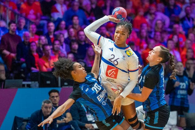 2025-12-06 France vs Argentina ROTTERDAM, NETHERLANDS - DECEMBER 6: Pauletta Foppa of France during the IHF Worldchampionship 2025 match for women, between France and Argentina at Ahoy on December 6, 2025 in Rotterdam, Netherlands. Rotterdam Ahoy Netherlands Content not available for redistribution in The Netherlands directly or indirectly through any third parties. Copyright: xHenkxSeppenx