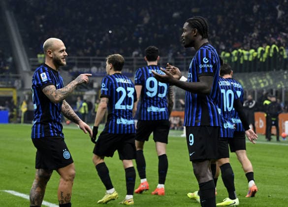 Foto IPP Paolo Bona Milano 06 12 2025 Campionato Serie A di Calcio stagione 2025 2026 partita Inter-Como Nella foto Marcus Thuram esulta con Federico Dimarco dopo il gol del 2-0 Italy Photo Press Worldwide Copyright italy Italy ITALY  Copyright: xR4924_italyphotopressx