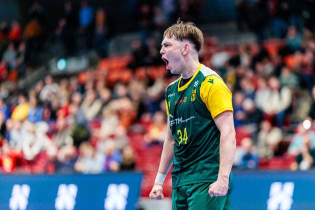 Linus Kutz VfL Eintracht Hagen, 34 cheers GER, TuS N Luebbecke vs VfL Eintracht Hagen, Handball, 2 Bundesliga, Matchday 14, Season 2025 2026, 06 12 2025 GER, TuS N Luebbecke vs VfL Eintracht Hagen, Handball, 2 Bundesliga, Matchday 14, Season 2025 2026, 06 12 2025 Luebbecke Copyright: xEibner-Pressefoto JanxRollingerx EP_JSK