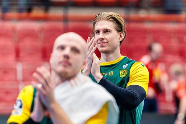 Kim Voss Fels VfL Eintracht Hagen, 21 cheers after 21 28 victory GER, TuS N Luebbecke vs VfL Eintracht Hagen, Handball, 2 Bundesliga, Matchday 14, Season 2025 2026, 06 12 2025 GER, TuS N Luebbecke vs VfL Eintracht Hagen, Handball, 2 Bundesliga, Matchday 14, Season 2025 2026, 06 12 2025 Luebbecke Copyright: xEibner-Pressefoto JanxRollingerx EP_JSK