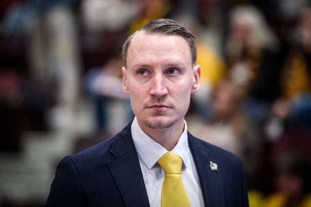 Mikko Riipinen MHP RIESEN Ludwigsburg, Head Coach GER, MHP Riesen Ludwigsburg VET CONCEPT Gladiators Trier, easycredit BBL, Basketball, Bundesliga, Matchday 9, Season 2025 2026, 06 12 2025 GER, MHP Riesen Ludwigsburg VET CONCEPT Gladiators Trier, easycredit BBL, Basketball, Bundesliga, Matchday 9, Season 2025 2026, 06 12 2025 Ludwigsburg Copyright: xSandyxDinkelackerx EP_SDR
