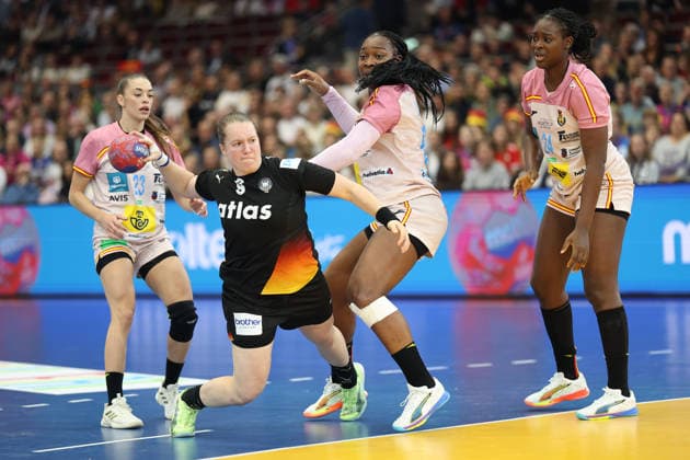Spain Germany, IHF Womens Handball World Championship Lisa Antl Germany, 9 vs Lyndie Tchaptchet Defo Spain, 68 3 Main round match of the Womens Handball World Championship between Spain and Germany on December 6, 2025 at the Westfalenhalle in Dortmund , Dortmund Nordrhein Westfalen Germany Westfalenhalle