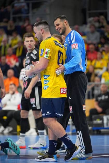 Handball scene with Jannik Kohlbacher 80, Rhein Neckar Löwen and Khalifa Ghedbane 96, HC Erlangen Handball scene with Jannik Kohlbacher 80, Rhein Neckar Löwen and Khalifa Ghedbane 96, HC Erlangen Copyright: xspeedshotx