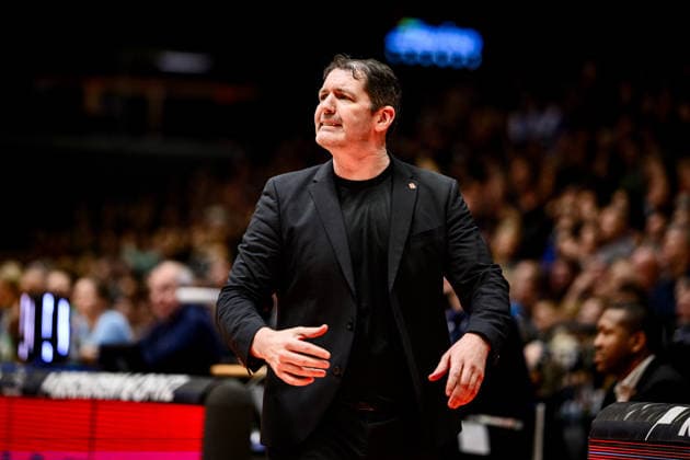 Ty, Harrelson Head Coach, Ratiopharm Ulm GER, Thuringia, Science City Jena vs Ratiopharm Ulm, easyCredit Basketball Bundesliga, Basketball, Matchday 9, Season 2025 2026, 06 12 2025 GER, Thuringia, Science City Jena vs Ratiopharm Ulm, easyCredit Basketball Bundesliga, Basketball, Matchday 9, Season 2025 2026, 06 12 2025 Jena Copyright: xEibner-Pressefoto MartinxHerbstx EP_MHT