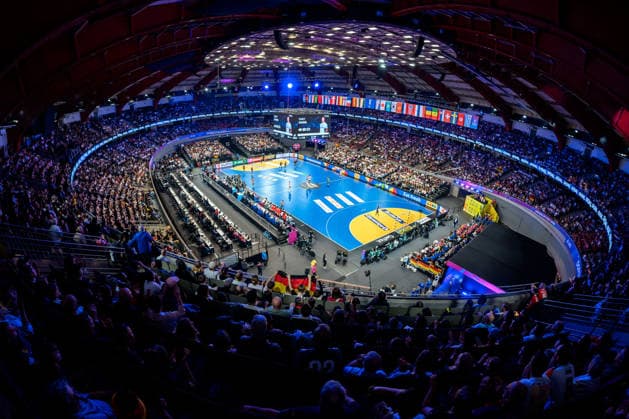 Handball, Womens World Championship, Main Round Spain Germany Overview, Arena, Venue, Interior view, Feature, Spectators, Fan curve Fans Fanblock Dortmund Westfalenhalle North Rhine-Westphalia Germany