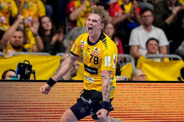 Goalscorer Edwin Aspenbäck RNL, 78 , Rhein Neckar Löwen player, celebrates a goal, cheer, cheer, goal celebration, celebrate the goal, goal, celebration, cheers about the goal, rejoicing, joy, optimistic, positive, game scene, highlight, single picture, single photo, action, action, 06 12 2025, Mannheim Germany , Handball, Bundesliga, Rhein Neckar Löwen HC Erlangen xozx