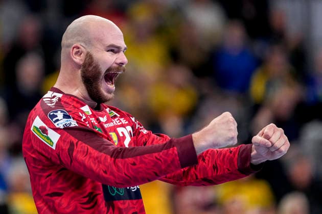 Mike Jensen Goalkeeper, RNL, 20 , single picture, single photo, action, action, cheer, cheering, celebration, joy, rejoice, rejoicing, confident, optimistic, positive, game scene, Rhein Neckar Löwen player, 06 12 2025, Mannheim Germany , Handball, Bundesliga, Rhein Neckar Löwen HC Erlangen xozx