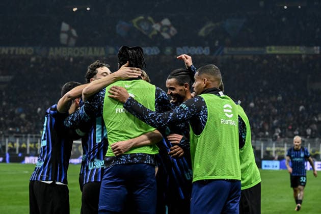 December 6, 2025, Milan, MILAN: Hakan CALHANOGLU scores the third goal for Inter team during the Italian serie A soccer match between Inter and Como at Giuseppe Meazza stadium in Milan, 6 December 2025..ANSA MATTEO BAZZI. Serie A: Inter Vs Como  - ZUMAa110 20251206_zaf_a110_056 Copyright: xMatteoxBazzix