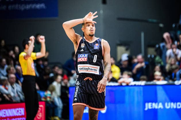 easycredit BBL Basketball Bundesliga 2025 2026 9 Matchday 06 12 2025 Science City Jena vs ratiopharm ulm Nelson Weidemann Ulm celebrates a 3-pointer, Portrait Sparkassen Arena
