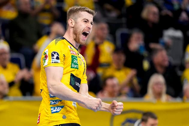 Goalscorer Tim Nothdurft RNL, 8 , Rhein Neckar Löwen player, celebrates a goal, jubilation, cheer, goal celebration, celebrate the goal, goal, celebration, cheers about the goal, rejoicing, joy, optimistic, positive, game scene, highlight, single picture, single photo, action, action, 06 12 2025, Mannheim Germany , Handball, Bundesliga, Rhein Neckar Löwen HC Erlangen xozx
