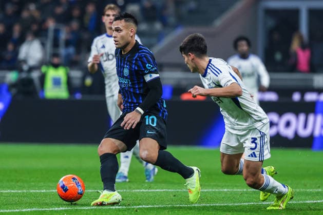 CALCIO - Serie A - Inter - FC Internazionale vs Como 1907 Lautaro Martinez of FC Internazionale seen in action during Serie A 2025 26 football match between FC Internazionale and Como 1907 at San Siro Stadium in Milan Milan Italy  Copyright: xIPAxSport ABACAx