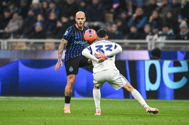 CALCIO - Serie A - Inter - FC Internazionale vs Como 1907 Fedrico Dimarco of FC Inter in action during the Italian Serie A football match between Inter FC Internazionale and Calcio Como on December 5th 2025 at Giuseppe Meazza San Siro Siro stadium in Milan, Italy Milan Italy  Copyright: xIPAxSport ABACAx