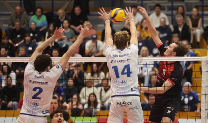 Ludwigsburg , Bundesliga , Barock Volleys MTV Ludwigsburg vs VfB Friedrichshafen , right Ben Simon Bonin Lubu