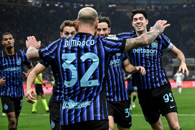 December 6, 2025, Milan, MILAN: Carlos AUGUSTO scores the fourthgoal for Inter team during the Italian serie A soccer match between Inter and Como at Giuseppe Meazza stadium in Milan, 6 December 2025..ANSA MATTEO BAZZI. Serie A: Inter Vs Como  - ZUMAa110 20251206_zaf_a110_073 Copyright: xMatteoxBazzix