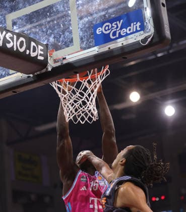 Kur Jongkuch Bonn, L and Kevin Yebo Chemnitz , Telekom Baskets Bonn vs Niners Chemnitz, easyCredit BBL, Matchday 9, Bonn, 06 12 2025