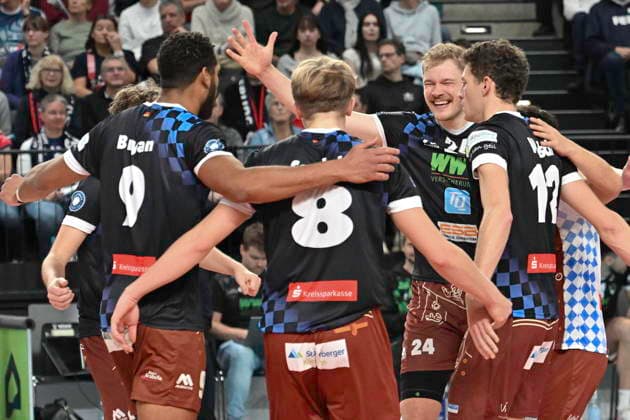 GER 1 VBL, SVG Lueneburg vs WWK Volleys Herrsching 06 12 2025, LKH Arena, Lueneburg, GER 1 VBL, SVG Lueneburg vs WWK Volleys Herrsching in the picture the team of Herrsching cheers nordphotoxGmbH xWitke nph00002