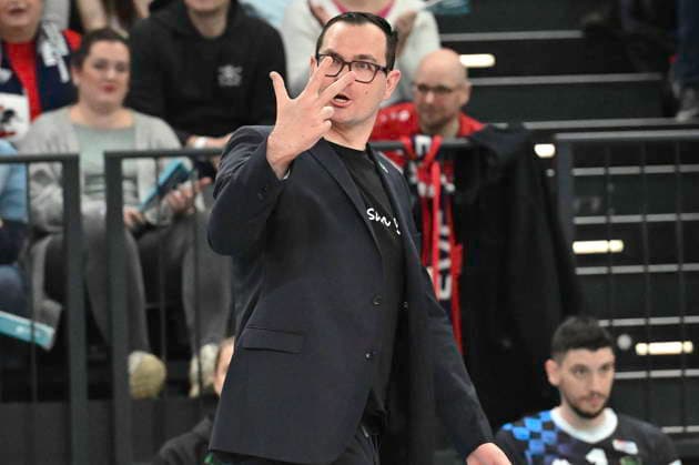 GER 1 VBL, SVG Lueneburg vs WWK Volleys Herrsching 06 12 2025, LKH Arena, Lueneburg, GER 1 VBL, SVG Lueneburg vs WWK Volleys Herrsching in the picture coach Thomas Ranner Herrsching nordphotoxGmbH xWitke nph00002