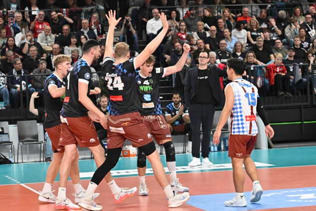 GER 1 VBL, SVG Lueneburg vs WWK Volleys Herrsching 06 12 2025, LKH Arena, Lueneburg, GER 1 VBL, SVG Lueneburg vs WWK Volleys Herrsching in the picture the team of Herrsching cheers nordphotoxGmbH xWitke nph00002