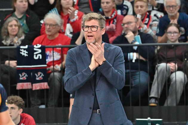 GER 1 VBL, SVG Lueneburg vs WWK Volleys Herrsching 06 12 2025, LKH Arena, Lueneburg, GER 1 VBL, SVG Lueneburg vs WWK Volleys Herrsching in the picture coach Stefan Huebner Hübner Lueneburg nordphotoxGmbH xWitke nph00002