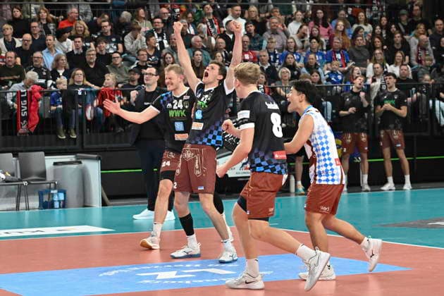 GER 1 VBL, SVG Lueneburg vs WWK Volleys Herrsching 06 12 2025, LKH Arena, Lueneburg, GER 1 VBL, SVG Lueneburg vs WWK Volleys Herrsching in the picture the team of Herrsching cheers nordphotoxGmbH xWitke nph00002