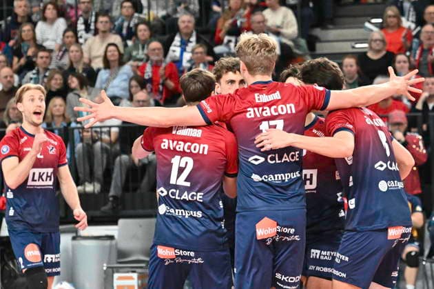 GER 1 VBL, SVG Lueneburg vs WWK Volleys Herrsching 06 12 2025, LKH Arena, Lueneburg, GER 1 VBL, SVG Lueneburg vs WWK Volleys Herrsching in the picture the team of Lueneburg cheers nordphotoxGmbH xWitke nph00002