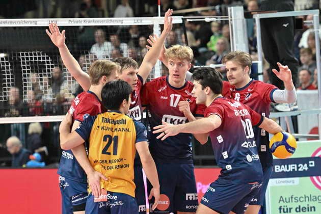 GER 1 VBL, SVG Lueneburg vs WWK Volleys Herrsching 06 12 2025, LKH Arena, Lueneburg, GER 1 VBL, SVG Lueneburg vs WWK Volleys Herrsching in the picture the team of Lueneburg cheers nordphotoxGmbH xWitke nph00002