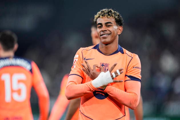 December 6, 2025, Sevilla, Sevilla, SPAIN: Lamine Yamal of FC Barcelona, Barca celebrates a goal during the Spanish league, LaLiga EA Sports, football match played between Real Betis and FC Barcelona at La Cartuja stadium on December 6, 2025, in Sevilla, Spain. Sevilla SPAIN - ZUMAa181 20251206_zaa_a181_352 Copyright: xJoaquinxCorcherox