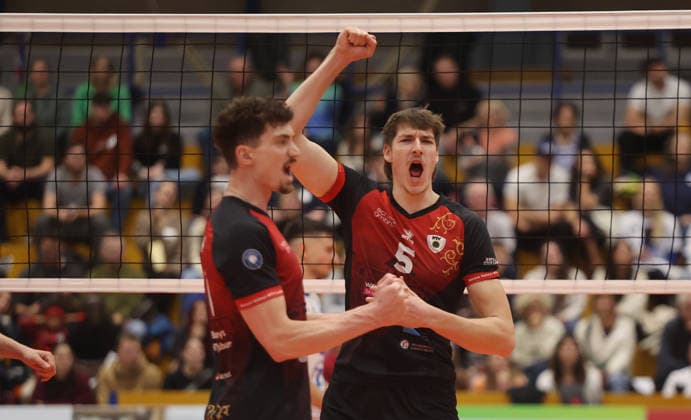 Ludwigsburg , Bundesliga , Barock Volleys MTV Ludwigsburg vs VfB Friedrichshafen , from left Tim Köpfli Jan Huber Lubu