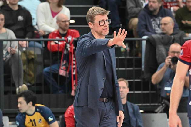 GER 1 VBL, SVG Lueneburg vs WWK Volleys Herrsching 06 12 2025, LKH Arena, Lueneburg, GER 1 VBL, SVG Lueneburg vs WWK Volleys Herrsching in the picture coach Stefan Huebner Hübner Lueneburg nordphotoxGmbH xWitke nph00002