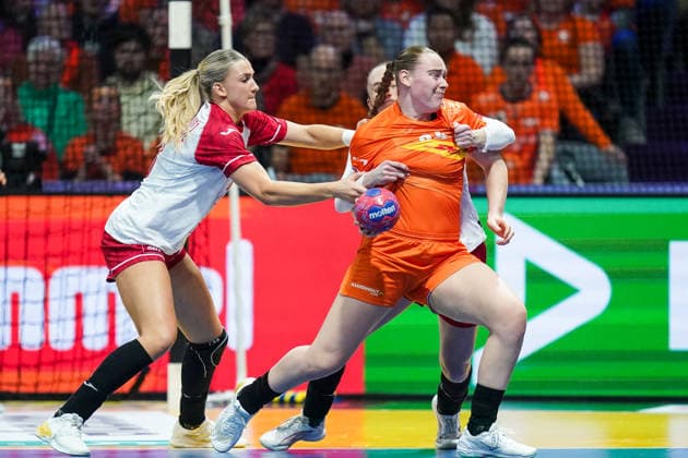 2025-12-06 Netherlands v Poland - IHF World Women s Handball Championship ROTTERDAM, NETHERLANDS - DECEMBER 6: Romee Maarschalkerweerd of the Netherlands during the IHF World Women s Handball Championship match between Netherlands and Poland at Ahoy on December 6, 2025 in Rotterdam, Netherlands. Rotterdam Ahoy Netherlands Content not available for redistribution in The Netherlands directly or indirectly through any third parties. Copyright: xHenkxSeppenx