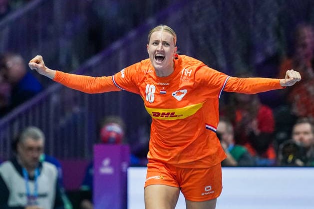 2025-12-06 Netherlands v Poland - IHF World Women s Handball Championship ROTTERDAM, NETHERLANDS - DECEMBER 6: Kelly Dulfer of the Netherlands during the IHF World Women s Handball Championship match between Netherlands and Poland at Ahoy on December 6, 2025 in Rotterdam, Netherlands. Rotterdam Ahoy Netherlands Content not available for redistribution in The Netherlands directly or indirectly through any third parties. Copyright: xHenkxSeppenx