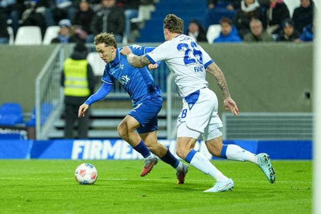 Soccer 2 Bundesliga, Matchday 15, SV Darmstadt 98 Karlsruher SC on 06 12 2025 in Darmstadt Merck Stadion am Böllenfalltor , Germany, Season 2025 2026 DFB DFL REGULATIONS PROHIBIT ANY USE OF PHOTOGRAPHS as IMAGE SEQUENCES and or QUASI VIDEO Penalty area scene between Luca Marseiler 8, SVD and Marcel Franke 28, KSC Darmstadt Merck Stadion am Böllenfalltor Germany Copyright: xChristophxKinzingerx