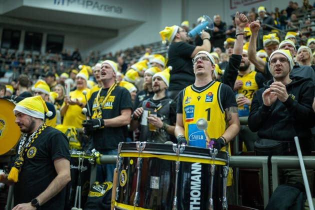 Spectators and fans of Ludwigsburg, Barock Pirates Fanclub MHP RIESEN , GER, MHP RIESEN Ludwigsburg vs VET CONCEPT Gladiators Trier, easycredit BBL, Basketball, Bundesliga, Matchday 9, Season 2025 2026, 06 12 2025, GER, MHP RIESEN Ludwigsburg vs VET CONCEPT Gladiators Trier, easycredit BBL, Basketball, Bundesliga, Matchday 9, Season 2025 2026, 06 12 2025 Ludwigsburg Copyright: xEibner-Pressefoto SaschaxWaltherx EP_EER