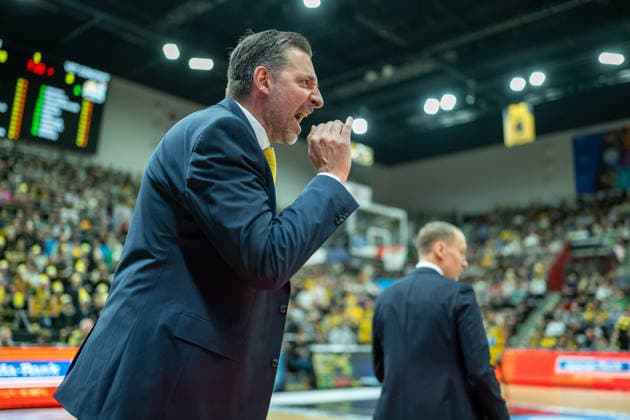 Kenneth Desloovere MHP RIESEN Ludwigsburg, Co Coach , GER, MHP RIESEN Ludwigsburg vs VET CONCEPT Gladiators Trier, easycredit BBL, Basketball, Bundesliga, Matchday 9, Season 2025 2026, 06 12 2025, GER, MHP RIESEN Ludwigsburg vs VET CONCEPT Gladiators Trier, easycredit BBL, Basketball, Bundesliga, Matchday 9, Season 2025 2026, 06 12 2025 Ludwigsburg Copyright: xEibner-Pressefoto SaschaxWaltherx EP_EER